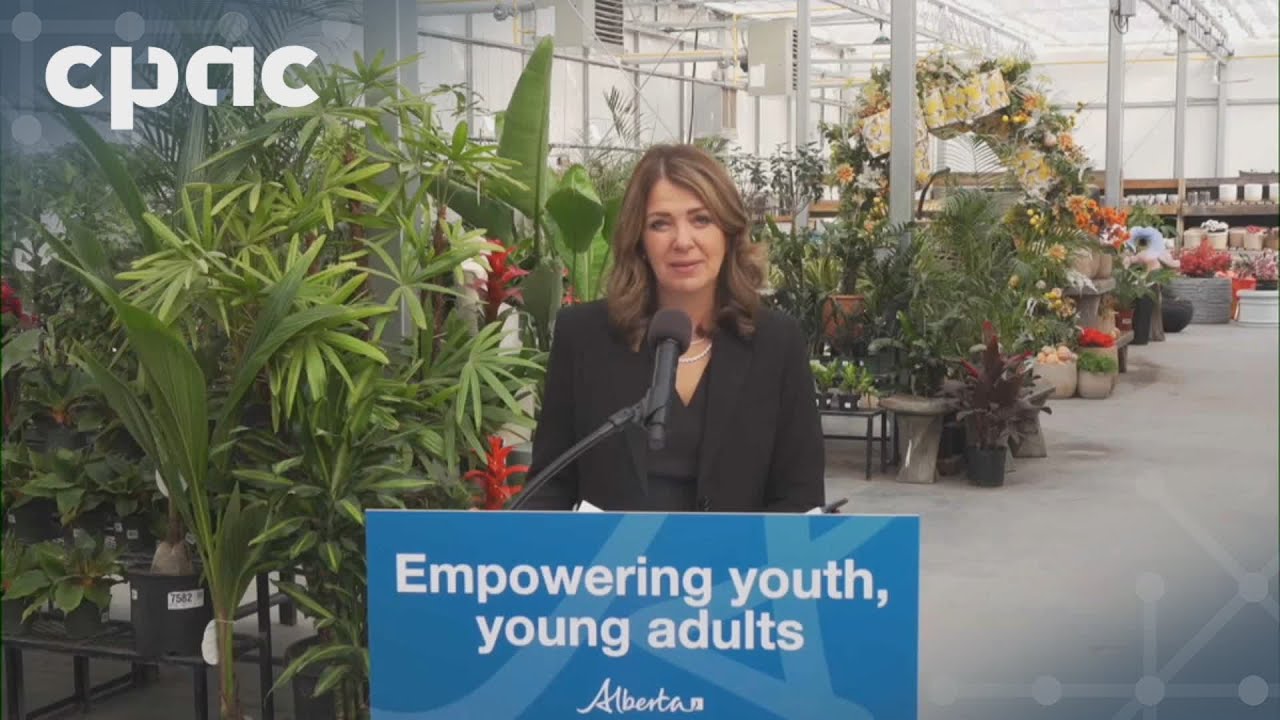 Alberta Premier Danielle Smith makes an announcement on youth employment – September 11, 2025