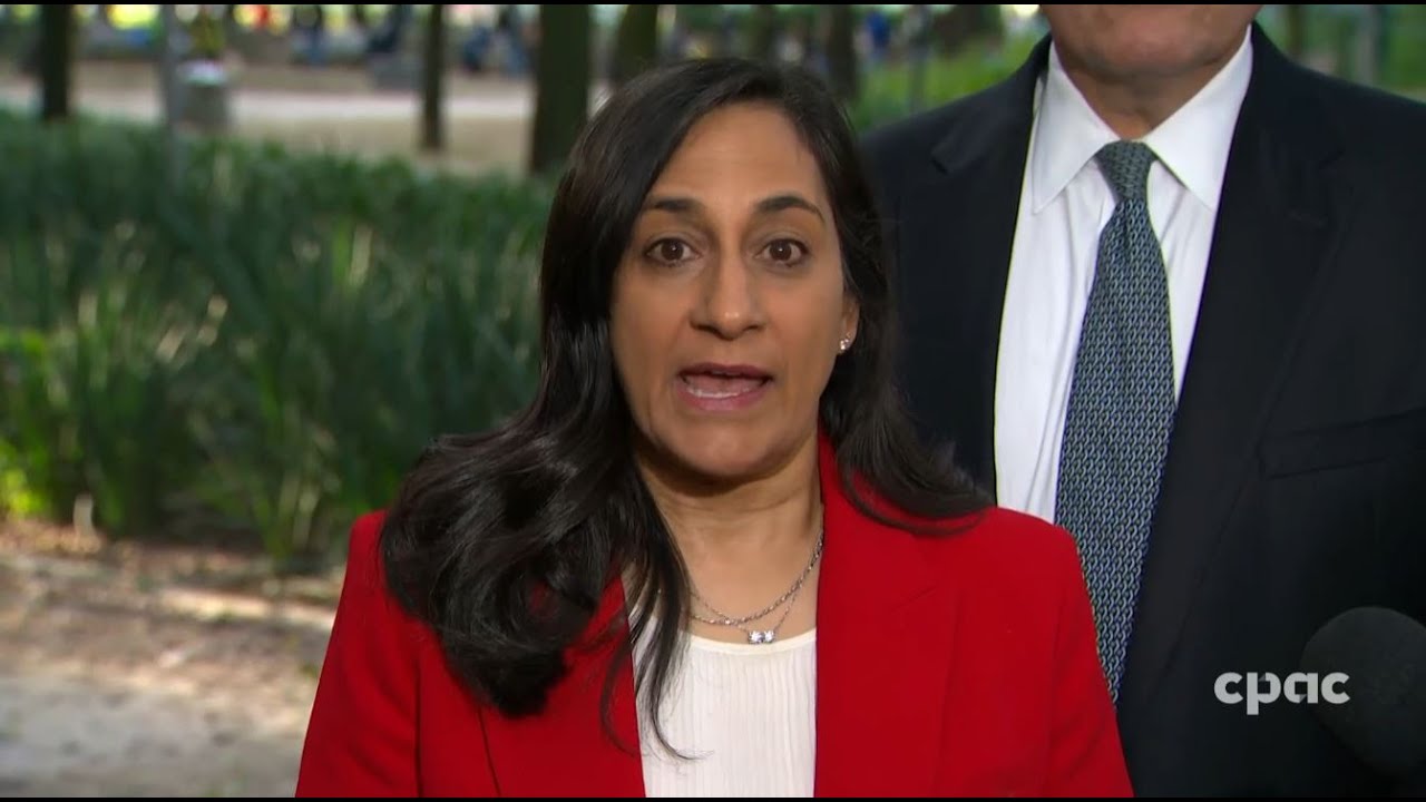 Ministers Dominic LeBlanc and Anita Anand speak with reporters in Mexico City – September 19, 2025